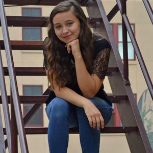 Meet your Posher, Mercedes